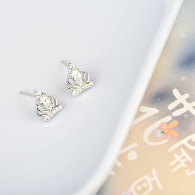 Micro-inlaid princess crown silver pin earrings, white gold and diamonds, small design earrings