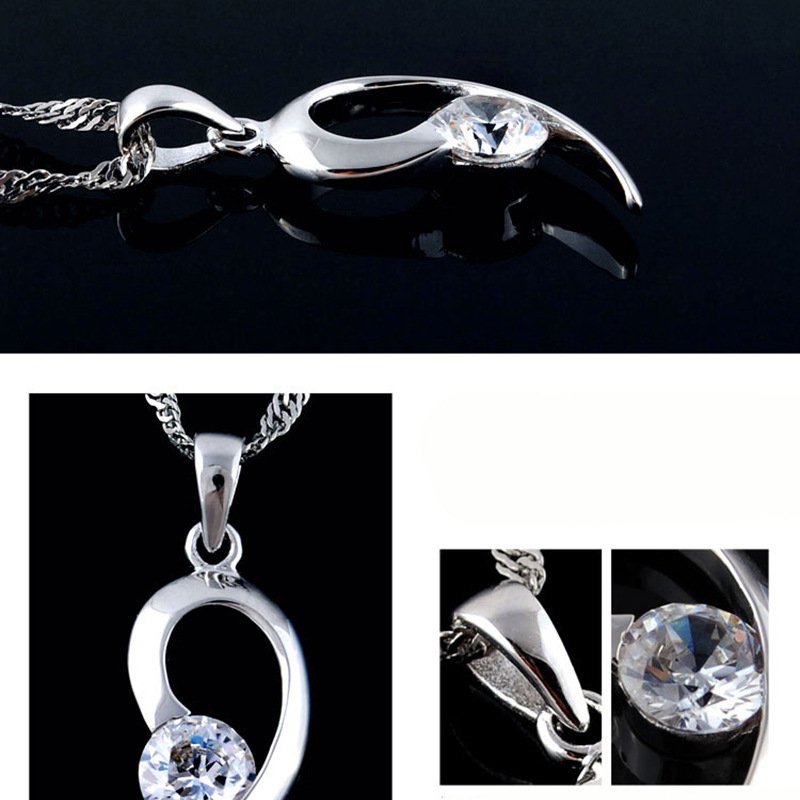 Fashion Half Heart Pendant Women's Half Moon Clavicle Chain Diamond Pendant Silver Necklace Stall Gift