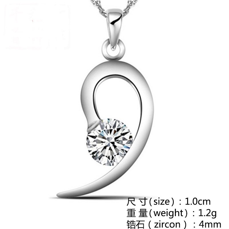 Fashion Half Heart Pendant Women's Half Moon Clavicle Chain Diamond Pendant Silver Necklace Stall Gift