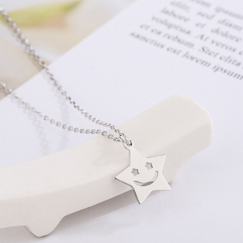 Autumn and winter new s999 sterling silver star necklace women with five-pointed star pendant smiley face necklace